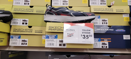 Shoe Store «Shoe Carnival», reviews and photos, 2105 N Prospect Ave, Champaign, IL 61822, USA