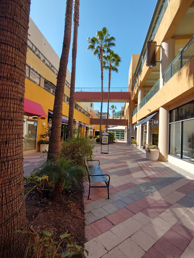 Shopping Mall «Promenade On The Peninsula», reviews and photos, 550 Deep Valley Dr, Rolling Hills Estates, CA 90274, USA