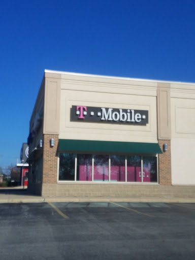 T-Mobile, 980 Joliet St, Dyer, IN 46311, USA, 