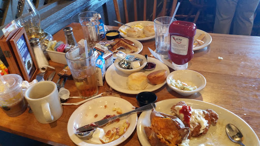 American Restaurant «Cracker Barrel Old Country Store», reviews and photos, 5580 Windward Pkwy, Alpharetta, GA 30004, USA