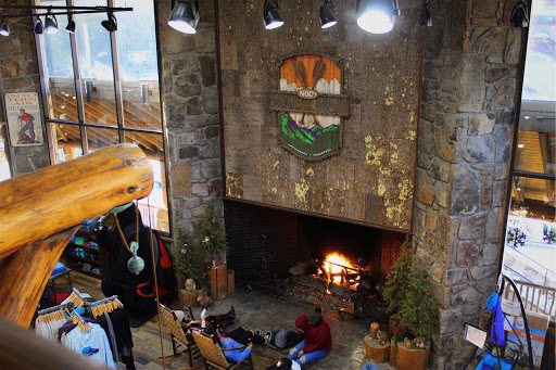 Outdoor Sports Store «Nantahala Outdoor Center Gatlinburg», reviews and photos, 1138 Parkway, Gatlinburg, TN 37738, USA