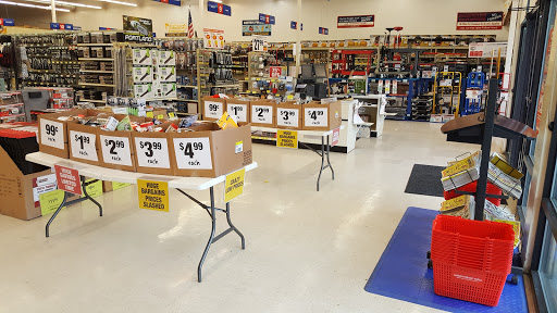 Hardware Store «Harbor Freight Tools», reviews and photos, 15800 SE McLoughlin Blvd, Milwaukie, OR 97267, USA