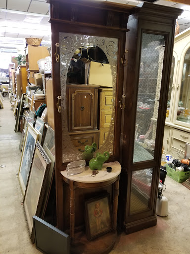 Antique Store «Englishtown Antiques & Used», reviews and photos, 42 Main St, Englishtown, NJ 07726, USA