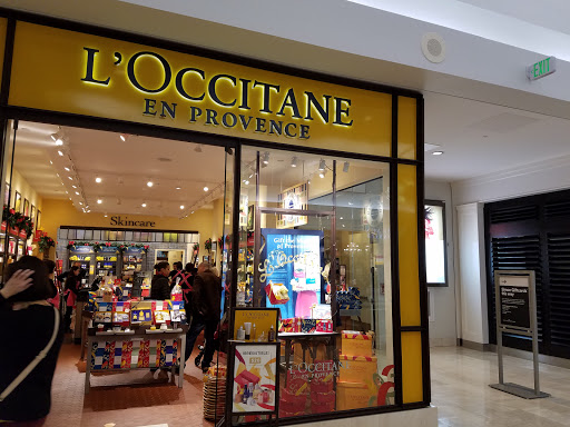 Shopping Mall «Walt Whitman Shops», reviews and photos, 160 Walt Whitman Rd, Huntington Station, NY 11746, USA