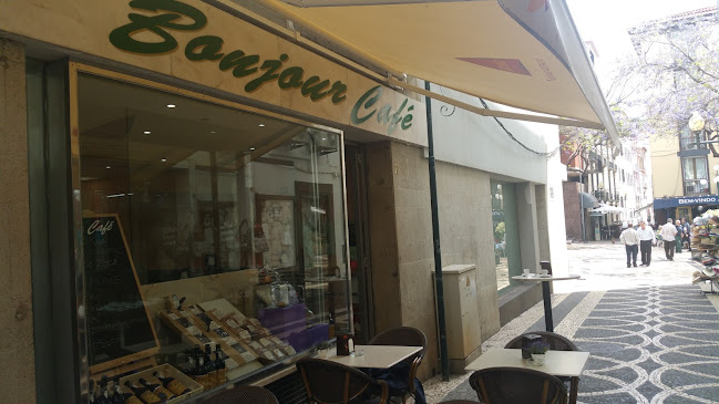 Comentários e avaliações sobre o Bonjour Café