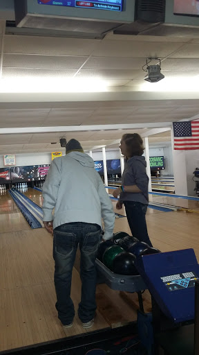 Bowling Alley «Anamosa Bowling Center Inc», reviews and photos, 117 N Ford St, Anamosa, IA 52205, USA