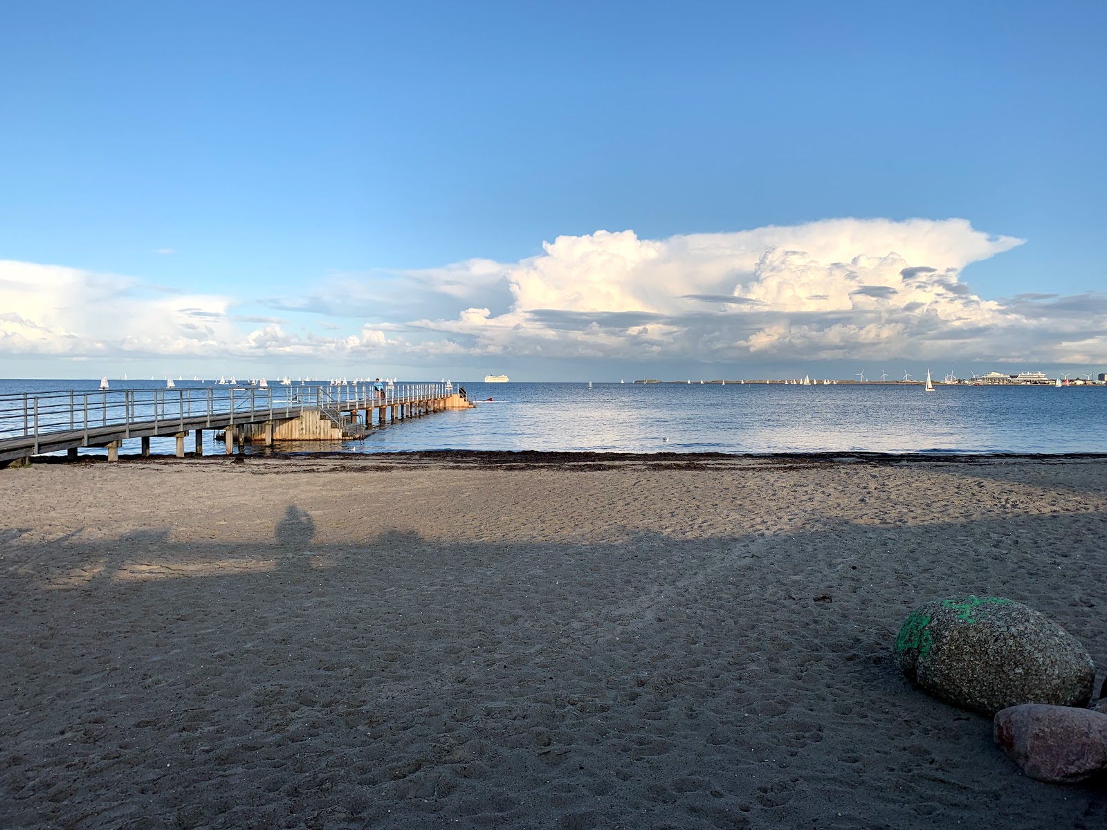 Hellerup Beach'in fotoğrafı - rahatlamayı sevenler arasında popüler bir yer
