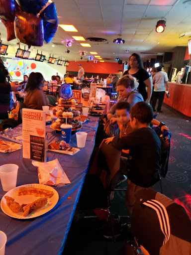 Bowling Alley «AMF Forest Lanes», reviews and photos, 7700 47th St, Lyons, IL 60534, USA