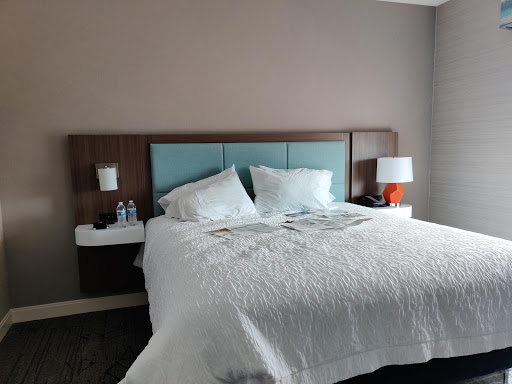 Hampton Inn & Suites Gilroy image