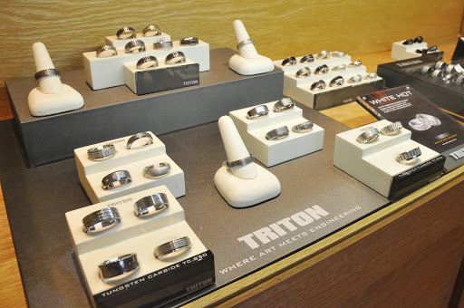 Jewelry Store «Worthington Jewelers», reviews and photos, 692 High St, Worthington, OH 43085, USA