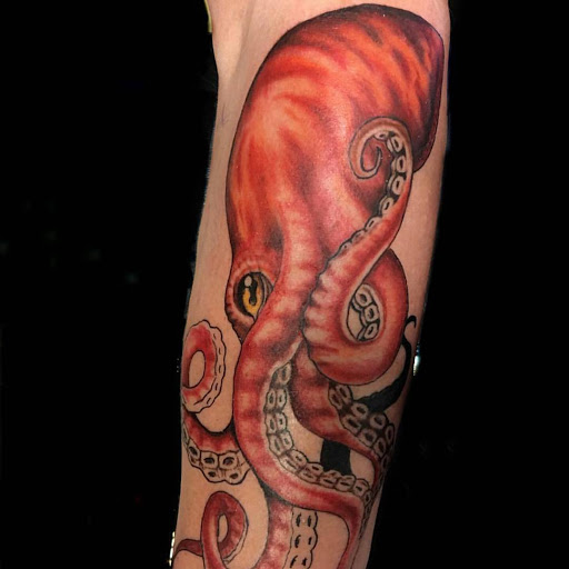 Tattoo Shop «Lucky Drive Tattoo Parlour», reviews and photos, 2228 4th St, San Rafael, CA 94901, USA