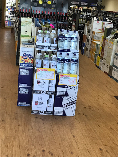 Wine Store «Super Discount Wines & Spirits LLC», reviews and photos, 525 Tunxis Hill Cut Off, Fairfield, CT 06825, USA