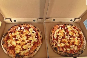 PiZZA image