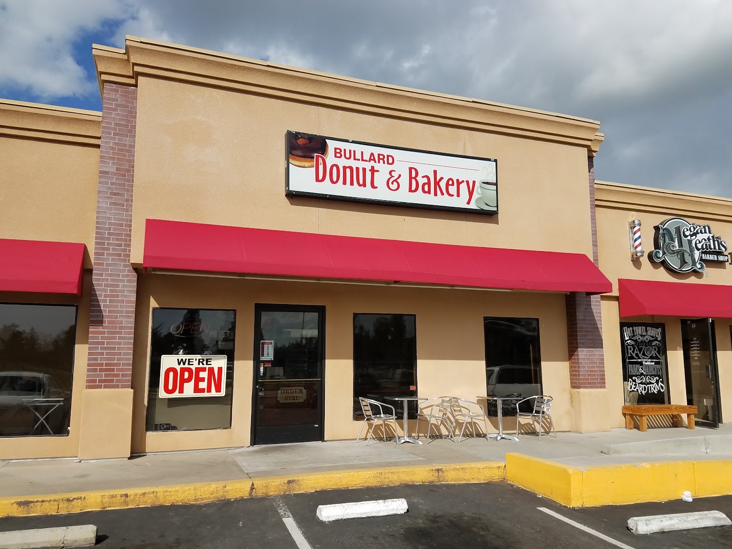 Bullard Donut and Bakery in Clovis (Photos, Menu, Reviews & Ratings)