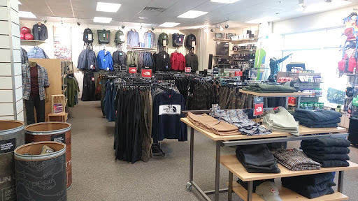 Outdoor Sports Store «Eastern Mountain Sports», reviews and photos, 1513 Iyannough Rd, Hyannis, MA 02601, USA