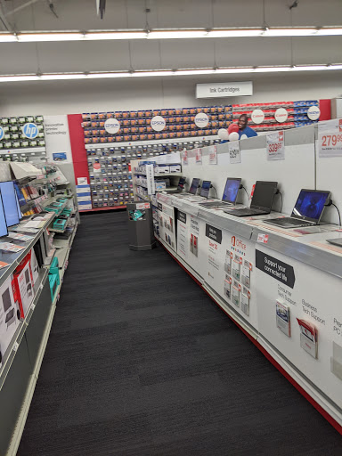 Office Supply Store «Staples», reviews and photos, 2850 NW Bucklin Hill Rd #101, Silverdale, WA 98383, USA