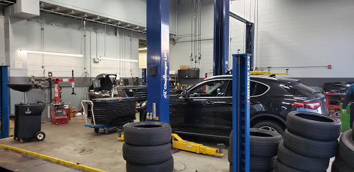 Jeep Dealer «Golling Chrysler Dodge Jeep Ram», reviews and photos, 2405 S Telegraph Rd, Bloomfield Hills, MI 48302, USA