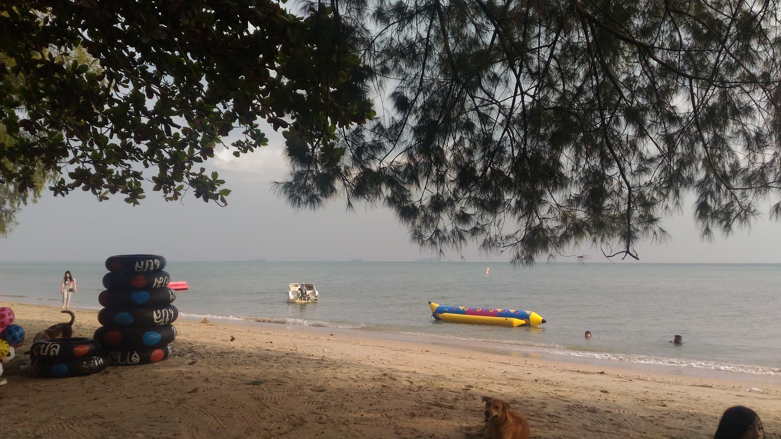 Φωτογραφία του Suan Son Beach με επίπεδο καθαριότητας εν μέρει καθαρό