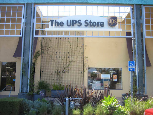 Shipping and Mailing Service «The UPS Store», reviews and photos, 16835 Algonquin St, Huntington Beach, CA 92649, USA