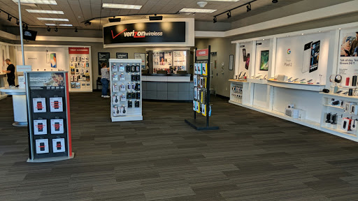 Cell Phone Store «Verizon», reviews and photos, 375 S James Campbell Blvd, Columbia, TN 38401, USA