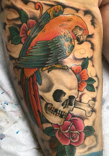 Tattoo Shop «Nine Lives Tattoo», reviews and photos, 61 N Holladay Dr, Seaside, OR 97138, USA