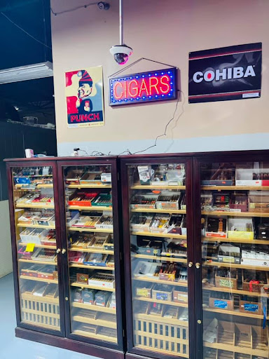 Liquor Store «Liquor & Tobacco Depot», reviews and photos, 570 N Schmale Rd, Carol Stream, IL 60188, USA