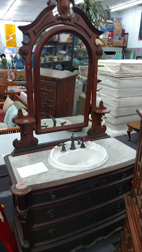 Thrift Store «The Main Place Thrift Store», reviews and photos, 1631 El Camino Real, Tustin, CA 92780, USA