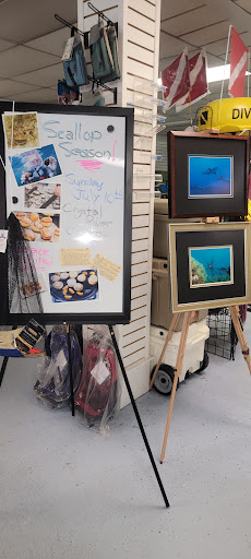 SCUBA Instructor «WOODS & WATER OUTDOOR SPORTS CENTER», reviews and photos, 124 Edwards Ave, Brandon, FL 33510, USA