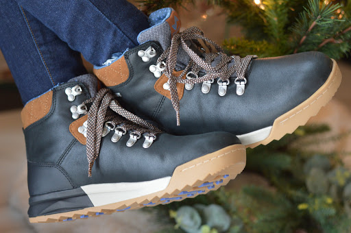 Running Store «DNA Athletics», reviews and photos, 16133 Weber Rd, Crest Hill, IL 60403, USA