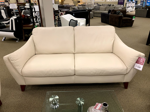 Furniture Store «Raymour & Flanigan Furniture and Mattress Store», reviews and photos, 1345 US-1, North Brunswick Township, NJ 08902, USA