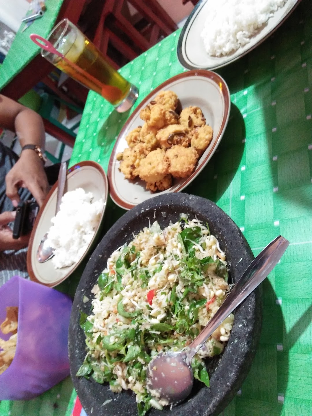 Warung Bu Tutik Sea Food Dan Rica