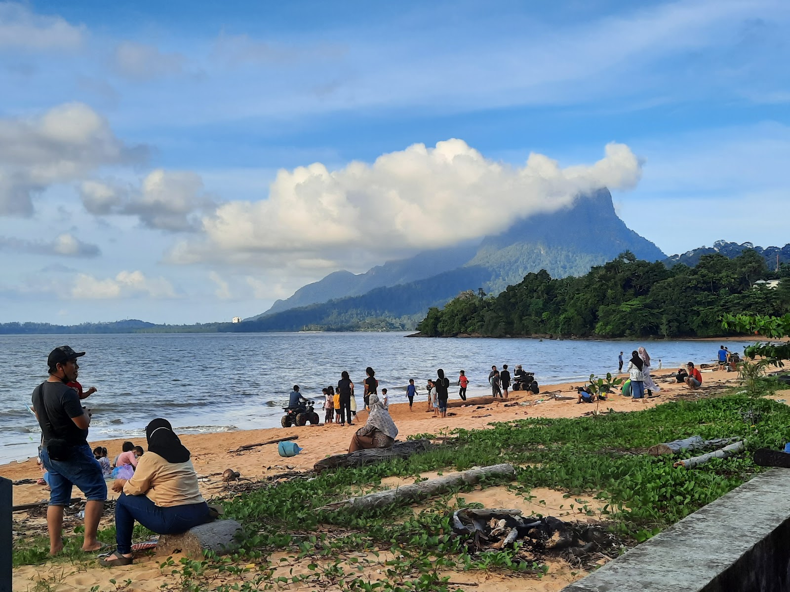 Photo of Pasir Panjang Beach with partly clean level of cleanliness