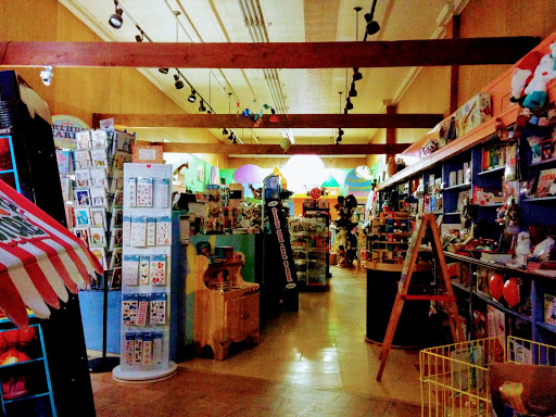 Toy Store «Alakazam Toys & Gifts», reviews and photos, 100 E Main St, Charlottesville, VA 22902, USA