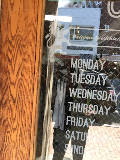 Shoe Store «Athletic Shoe Factory», reviews and photos, 3 Forest St, New Canaan, CT 06840, USA