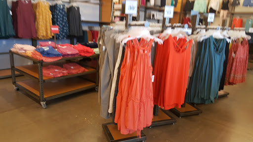 Clothing Store «Old Navy», reviews and photos, 12909 Shops Pkwy, Bee Cave, TX 78738, USA