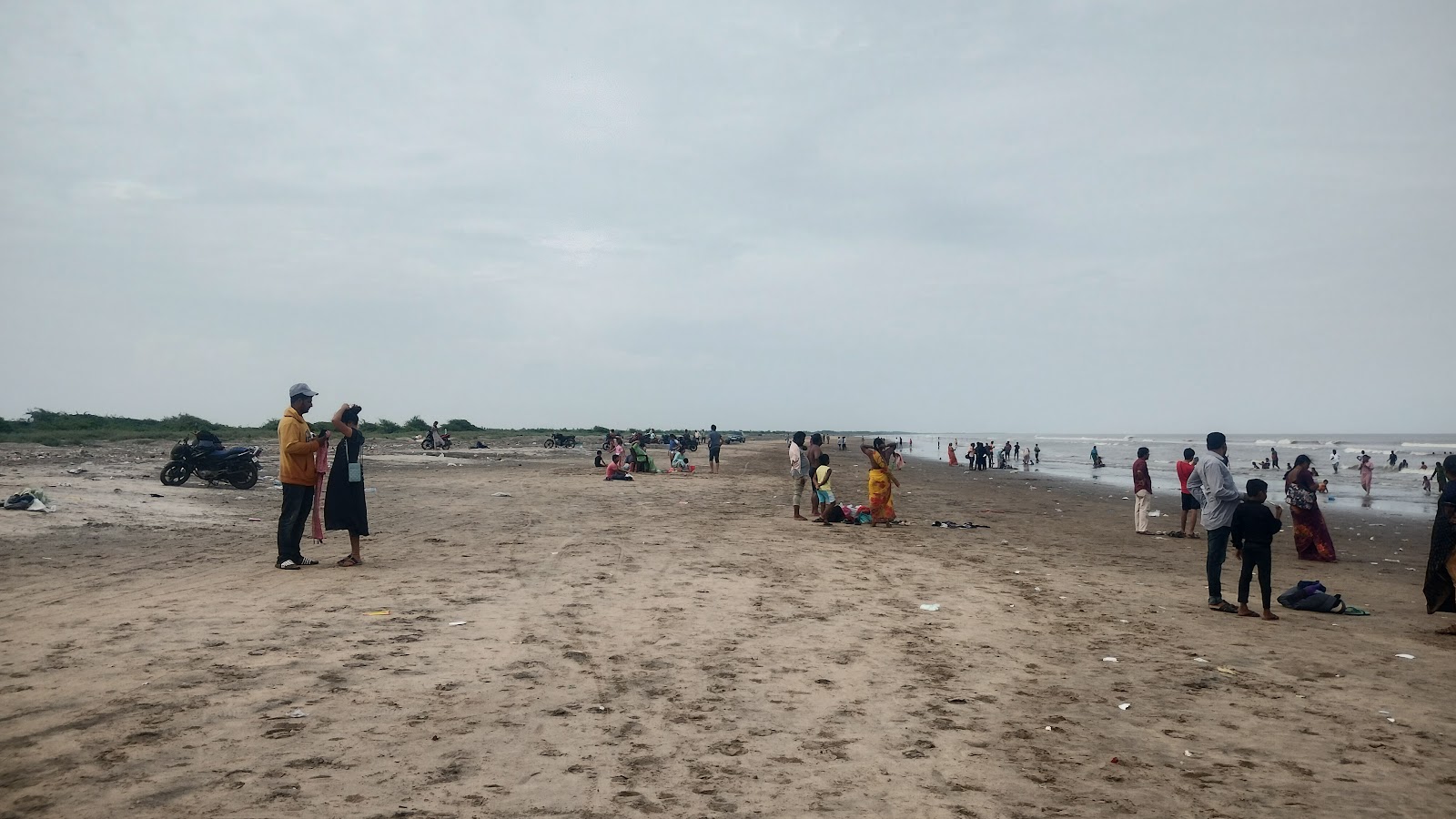 Fotografija Manginapudi Beach z svetel fin pesek površino