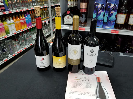 Liquor Store «Sayreville Plaza Wine & Liquor», reviews and photos, 960 U.S. 9 #10, South Amboy, NJ 08879, USA