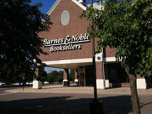 Barnes & Noble, 17111 Haggerty Rd, Northville, MI 48168, USA, 