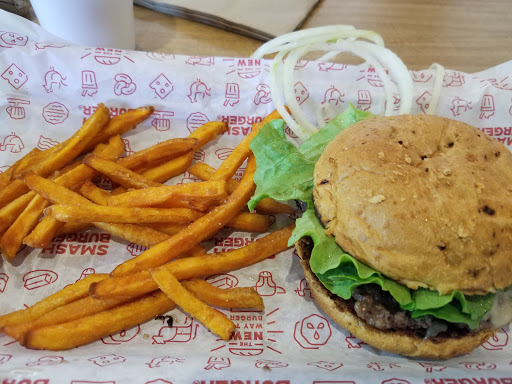 Shopping Mall «Midway Shopping Center», reviews and photos, 1001 Central Park Ave, Scarsdale, NY 10583, USA