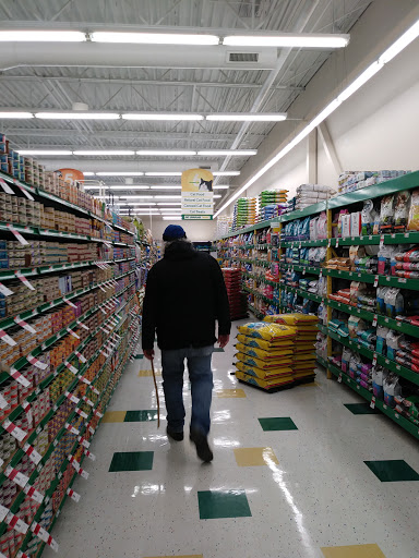 Pet Supply Store «Pet Supplies Plus», reviews and photos, 26230 Hoover Rd, Warren, MI 48089, USA