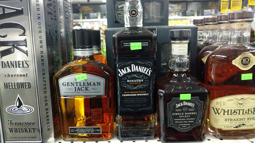 Liquor Store «Breeze Thru Wine & Spirits», reviews and photos, 11104 W Bluemound Rd, Milwaukee, WI 53226, USA