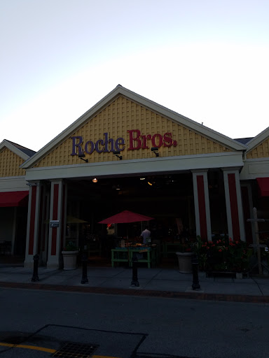 Supermarket «Roche Bros. Mashpee», reviews and photos, 11 Commercial St, Mashpee, MA 02649, USA