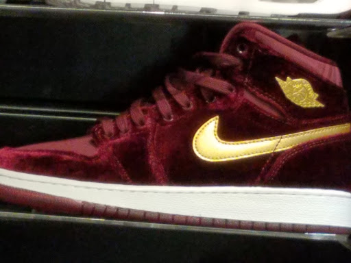 Shoe Store «VILLA, Join the Movement», reviews and photos, 605 N Market St, Wilmington, DE 19801, USA