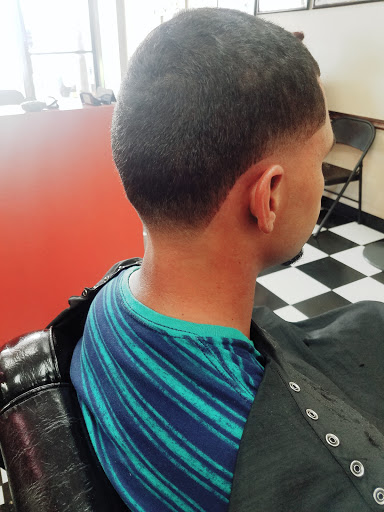 Barber Shop «Gifted Hands Barber Shop», reviews and photos, 5823 S Dale Mabry Hwy, Tampa, FL 33611, USA