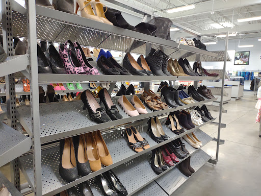 Thrift Store «Goodwill Warwick Retail Store», reviews and photos, 11061 Warwick Blvd, Newport News, VA 23601, USA