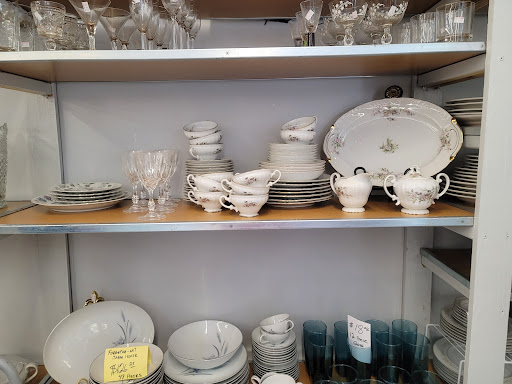 Thrift Store «JUNK 4 UR TRUNK THRIFT STORE», reviews and photos, 5494 New Jesup Hwy, Brunswick, GA 31523, USA