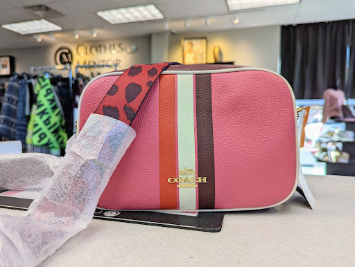 Used Clothing Store «Clothes Mentor», reviews and photos, 306 Oyster Point Rd, Newport News, VA 23602, USA