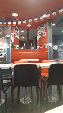 Atmosphère du Restaurant KFC Grenoble St-Martin-D'Hères à Saint-Martin-d'Hères - n°15
