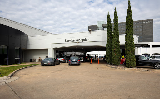 Mercedes-Benz of Houston Greenway Service Center