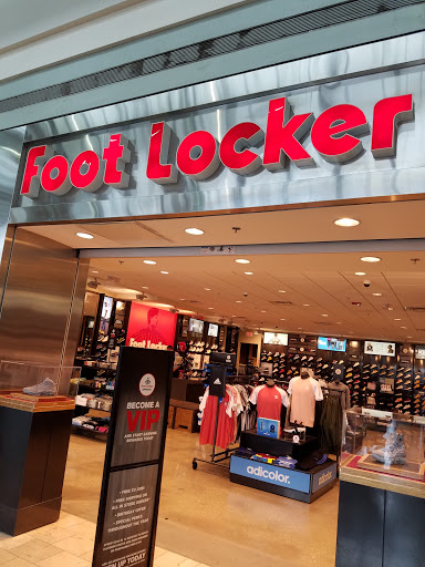 Shopping Mall «Shops at Rivercenter», reviews and photos, 849 E Commerce St, San Antonio, TX 78205, USA